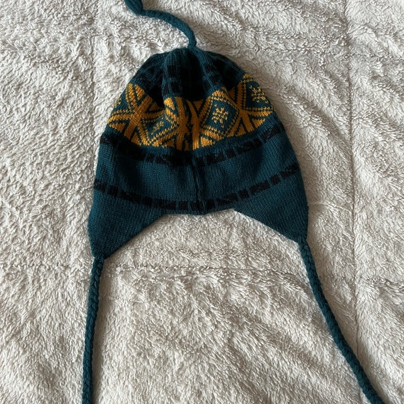 Okemo Wool Winter Hat - Picture 2 of 4